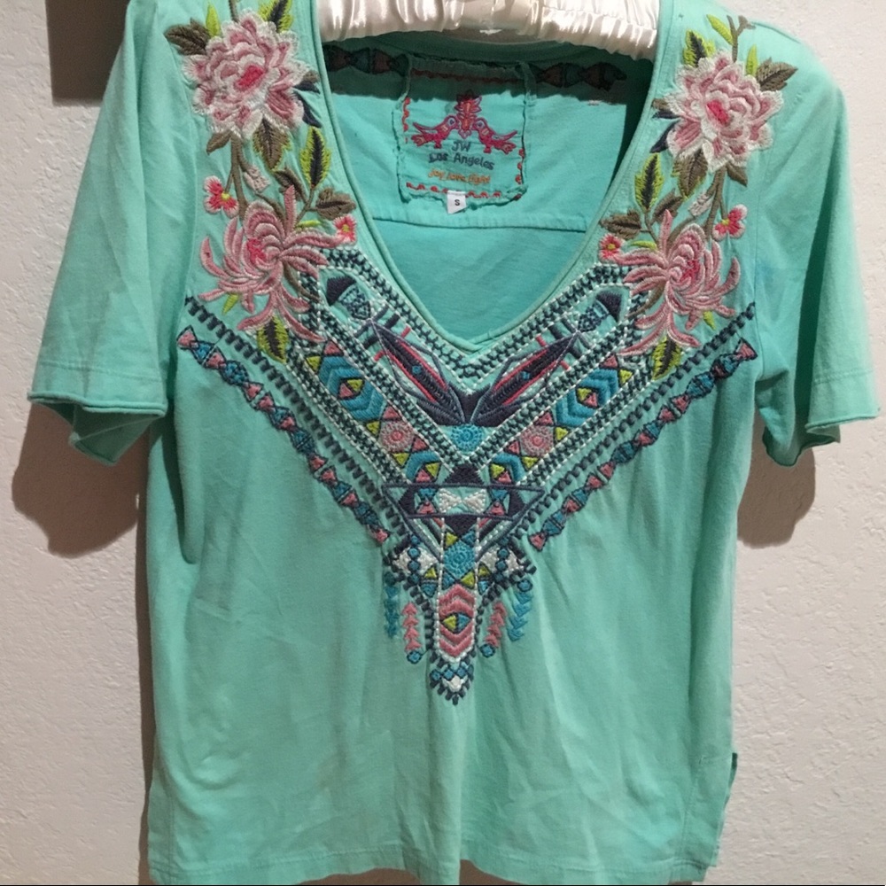 Johnny Was v-neck T-shirt, size S